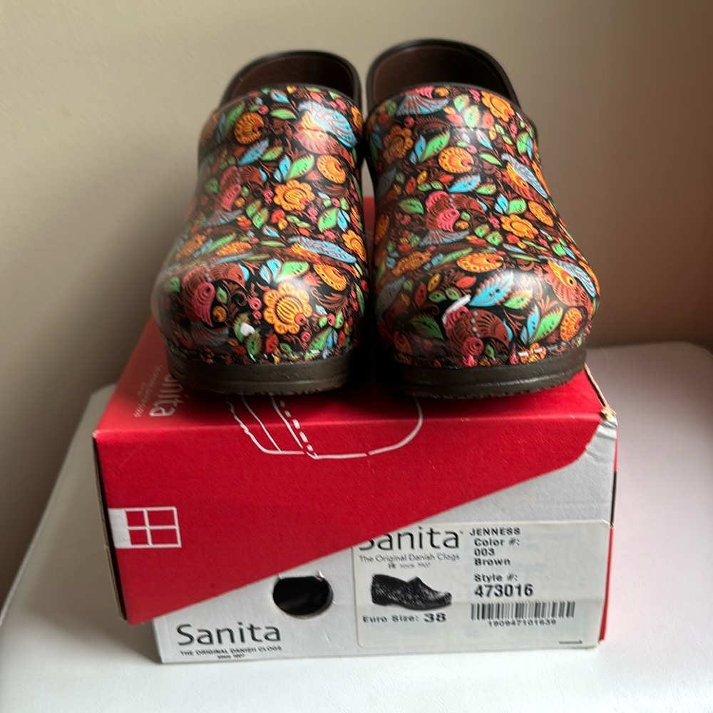 Sanita Fall Earthtone Jenness Brown Birds/Flowers size 7-7.5 US (38 EU)